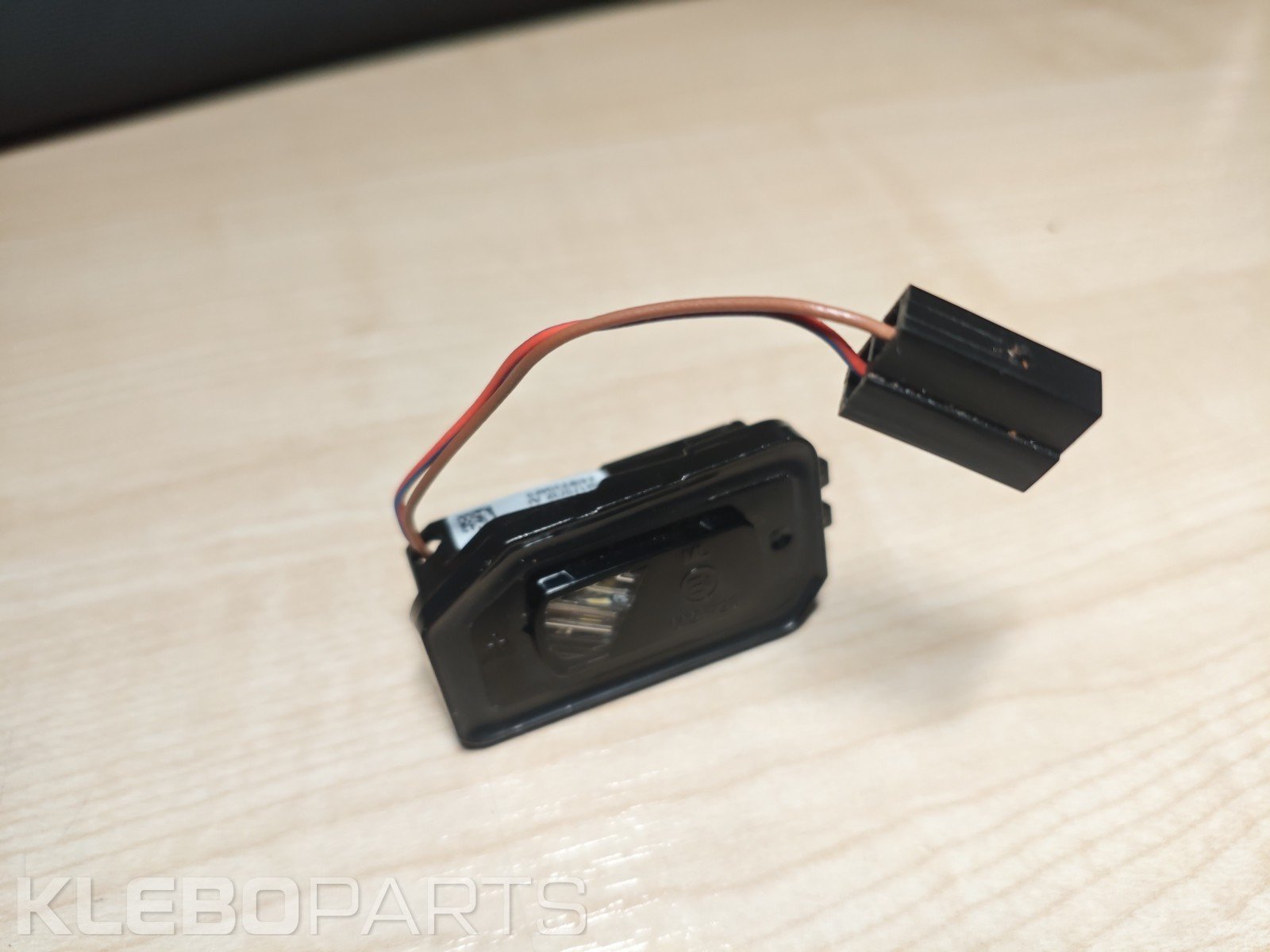 GENUINE MERCEDES BENZ 2013-2018 RIGHT SIDE MIRROR PUDDLE LAMP LED A0999064402 5 GENUINE MERCEDES BENZ 2013-2018 RIGHT SIDE MIRROR PUDDLE LAMP LED A0999064402 - Image 5