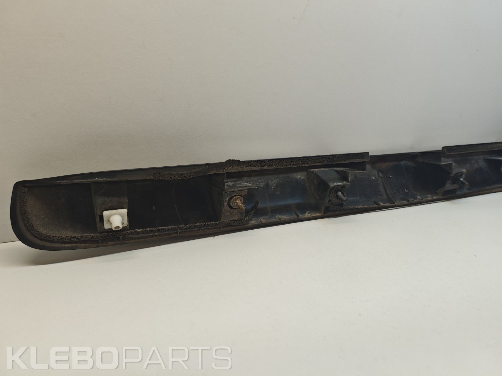 Honda Civic VII 2002–2005 EP1 EP2 EP3 galinės bagažinės apdaila / licencijos juosta 74890S5SE01 16 Honda Civic VII 2002–2005 EP1 EP2 EP3 galinės bagažinės apdaila / licencijos juosta 74890S5SE01 - Image 16