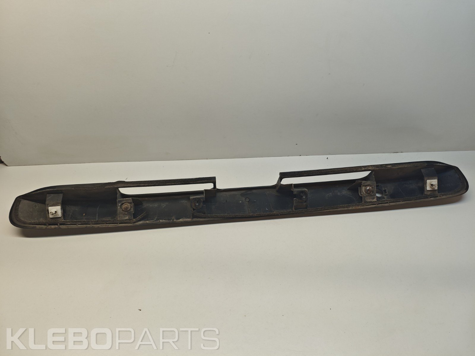 Honda Civic VII 2002–2005 EP1 EP2 EP3 galinės bagažinės apdaila / licencijos juosta 74890S5SE01 18 Honda Civic VII 2002–2005 EP1 EP2 EP3 galinės bagažinės apdaila / licencijos juosta 74890S5SE01 - Image 18
