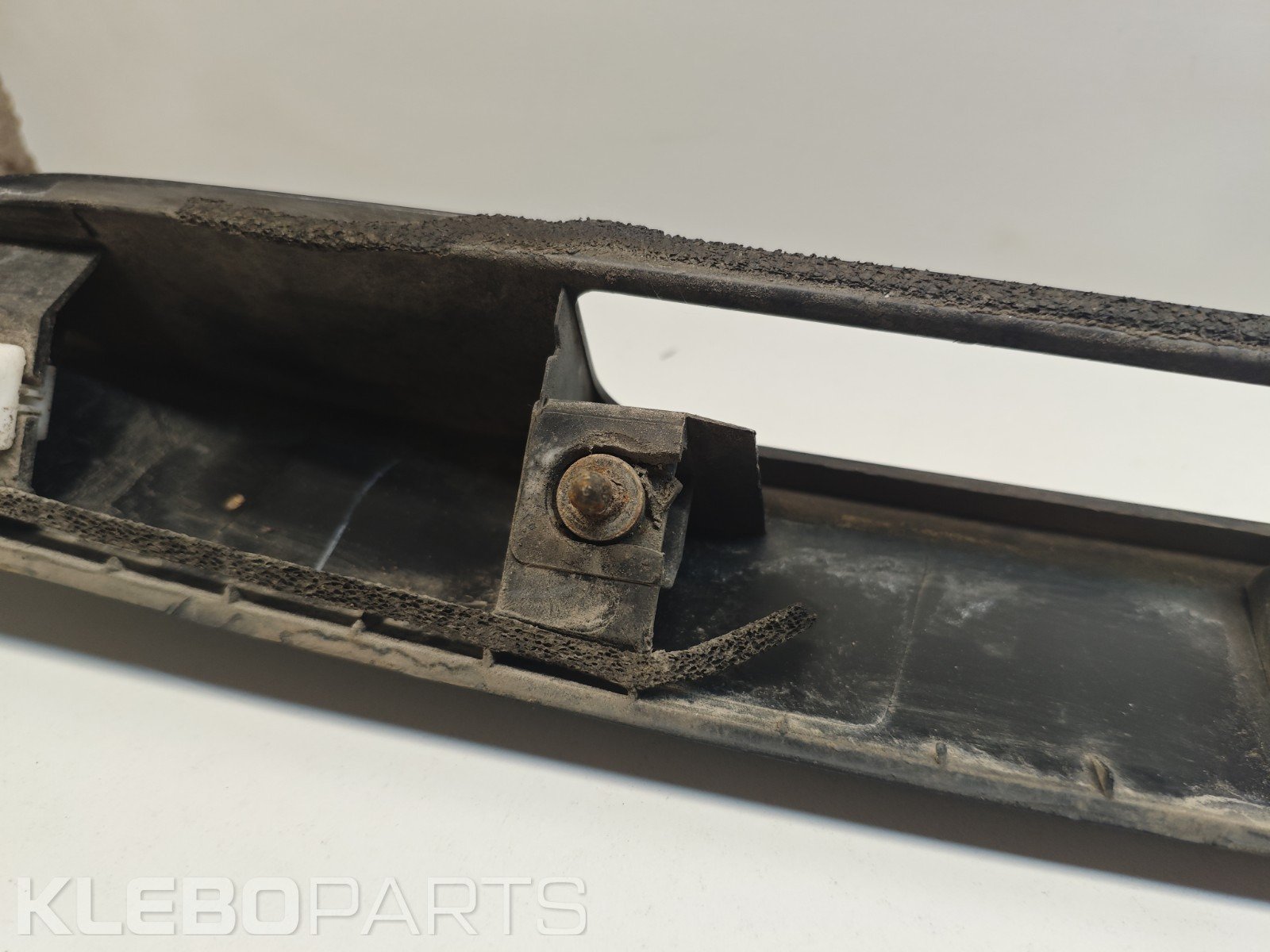 Honda Civic VII 2002–2005 EP1 EP2 EP3 galinės bagažinės apdaila / licencijos juosta 74890S5SE01 21 Honda Civic VII 2002–2005 EP1 EP2 EP3 galinės bagažinės apdaila / licencijos juosta 74890S5SE01 - Image 21