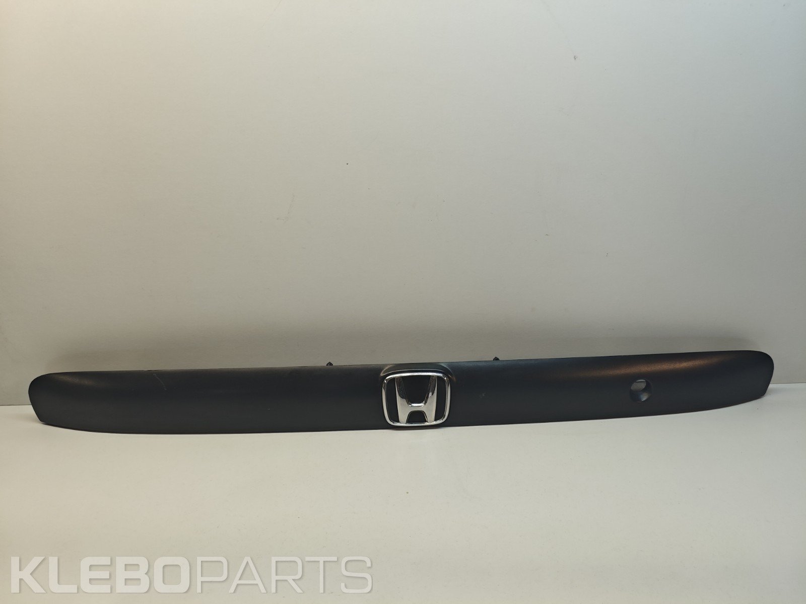 Honda Civic VII 2002–2005 EP1 EP2 EP3 galinės bagažinės apdaila / licencijos juosta 74890S5SE01 10 Honda Civic VII 2002–2005 EP1 EP2 EP3 galinės bagažinės apdaila / licencijos juosta 74890S5SE01 - Image 10