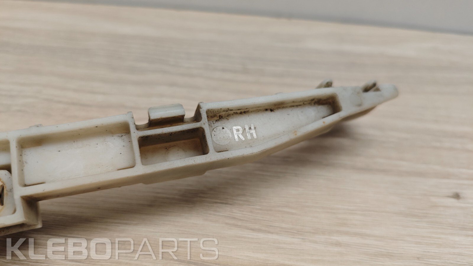 Honda Civic VII 2002–2005 EP2 EP3 EP4 galinio buferio dešinė tvirtinimo tarpinė OEM 4 Honda Civic VII 2002–2005 EP2 EP3 EP4 galinio buferio dešinė tvirtinimo tarpinė OEM - Image 4