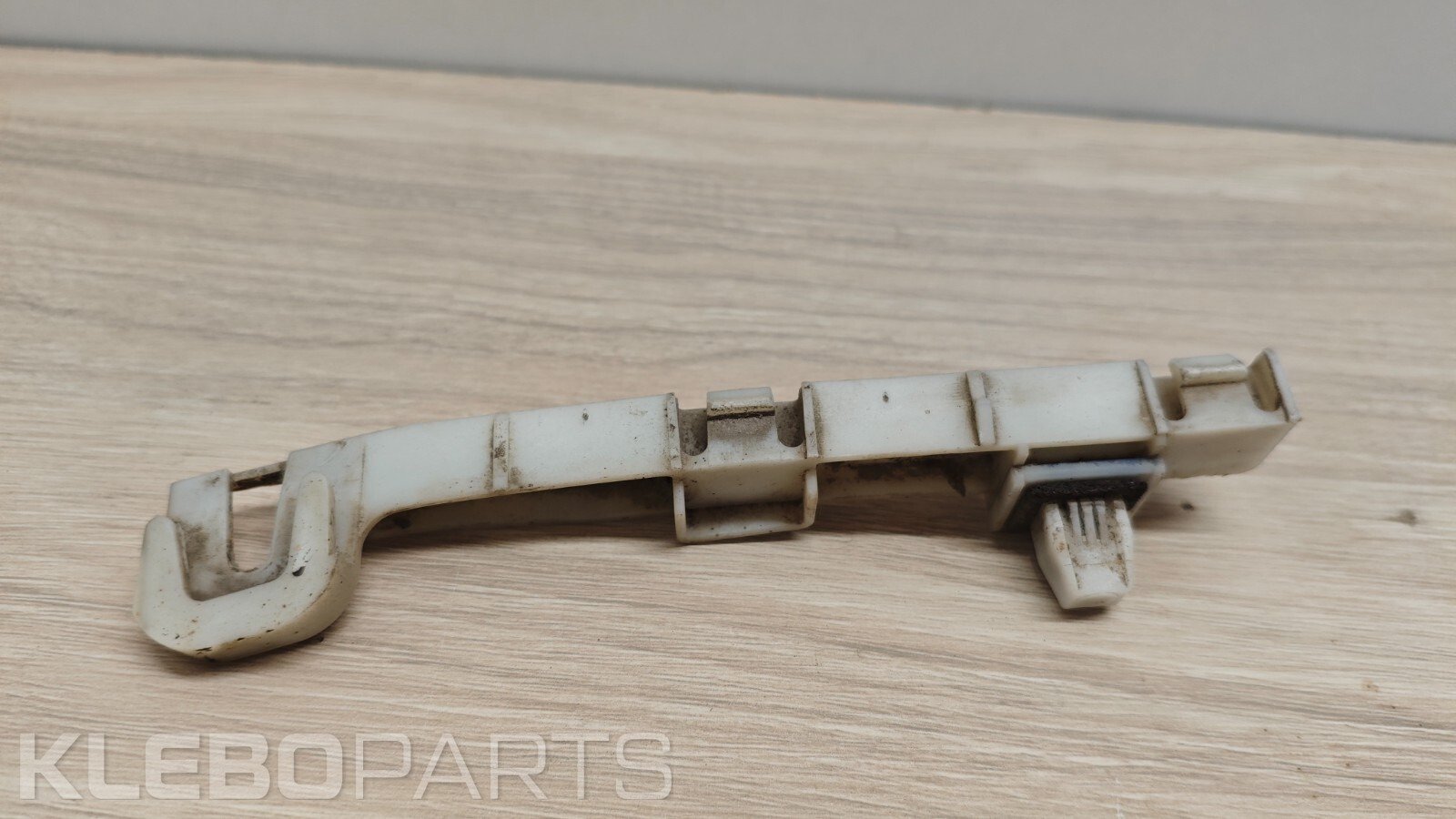Honda Civic VII 2002–2005 EP2 EP3 EP4 galinio buferio dešinė tvirtinimo tarpinė OEM 9 Honda Civic VII 2002–2005 EP2 EP3 EP4 galinio buferio dešinė tvirtinimo tarpinė OEM - Image 9