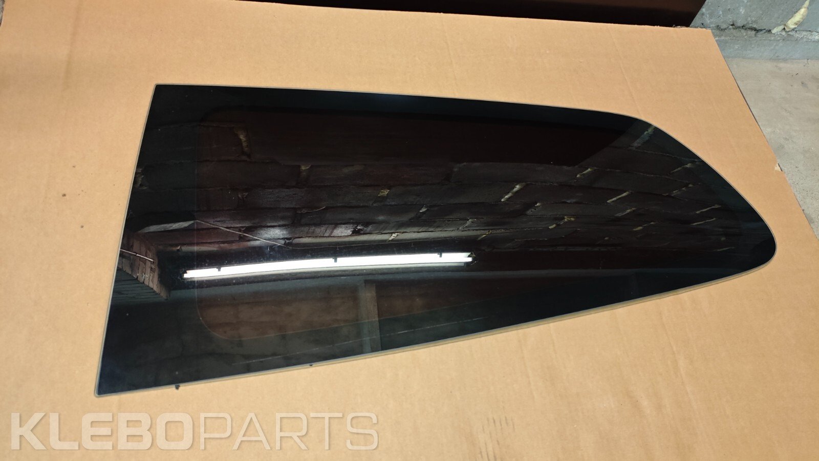 Honda Civic VII 2002–2005 EP2 EP3 galinis kairys tamsintas šoninis stiklas OEM 1 Honda Civic VII 2002–2005 EP2 EP3 galinis kairys tamsintas šoninis stiklas OEM
