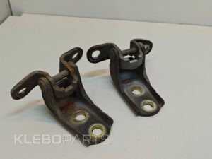 Honda Civic VII 2002–2005 EP2 EP3 priekiniai dešinės durelių vyriai (viršutinis + apatinis)
