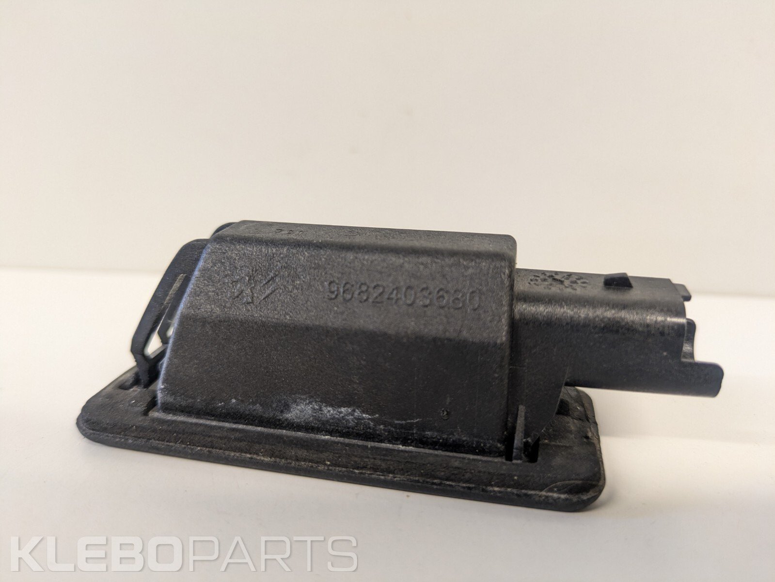 Peugeot 508 SW numerio apšvietimo lemputė 9682403680 OEM 5 Peugeot 508 SW numerio apšvietimo lemputė 9682403680 OEM - Image 5