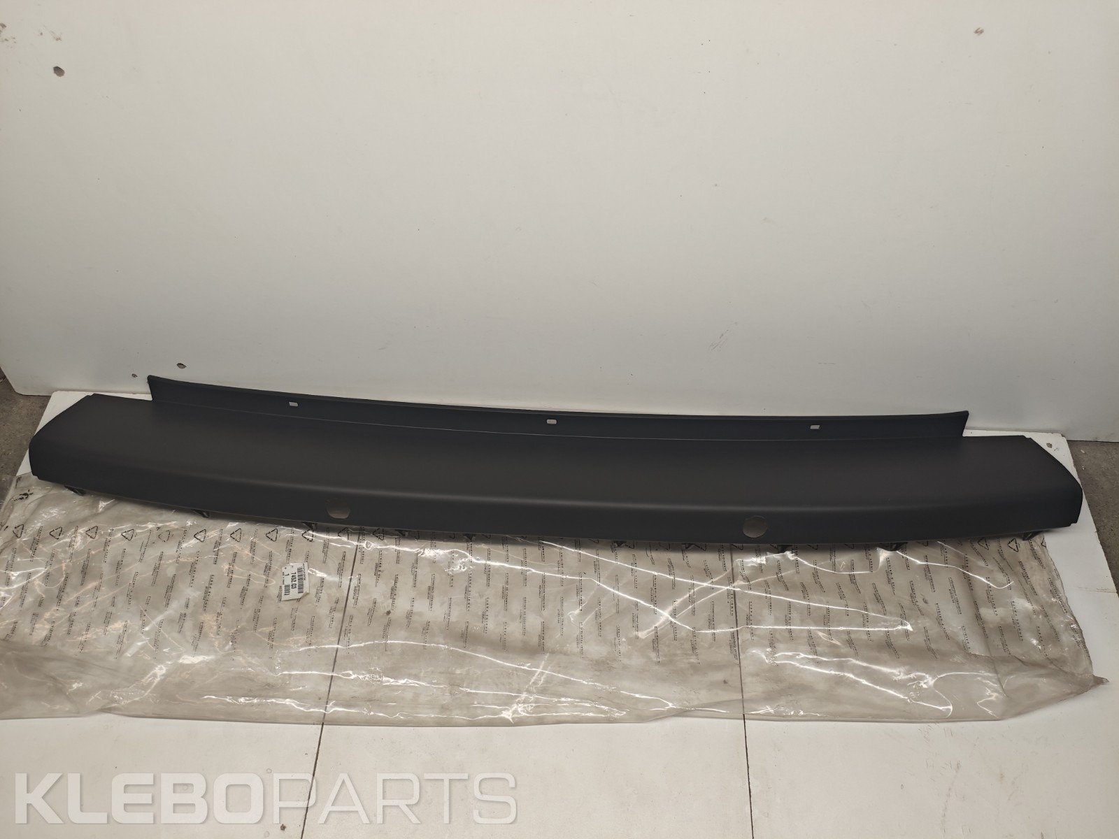 Peugeot 807 Citroen C8 nauja galinio buferio guminė bagažinės apdaila 7452Q3 1 Peugeot 807 Citroen C8 nauja galinio buferio guminė bagažinės apdaila 7452Q3