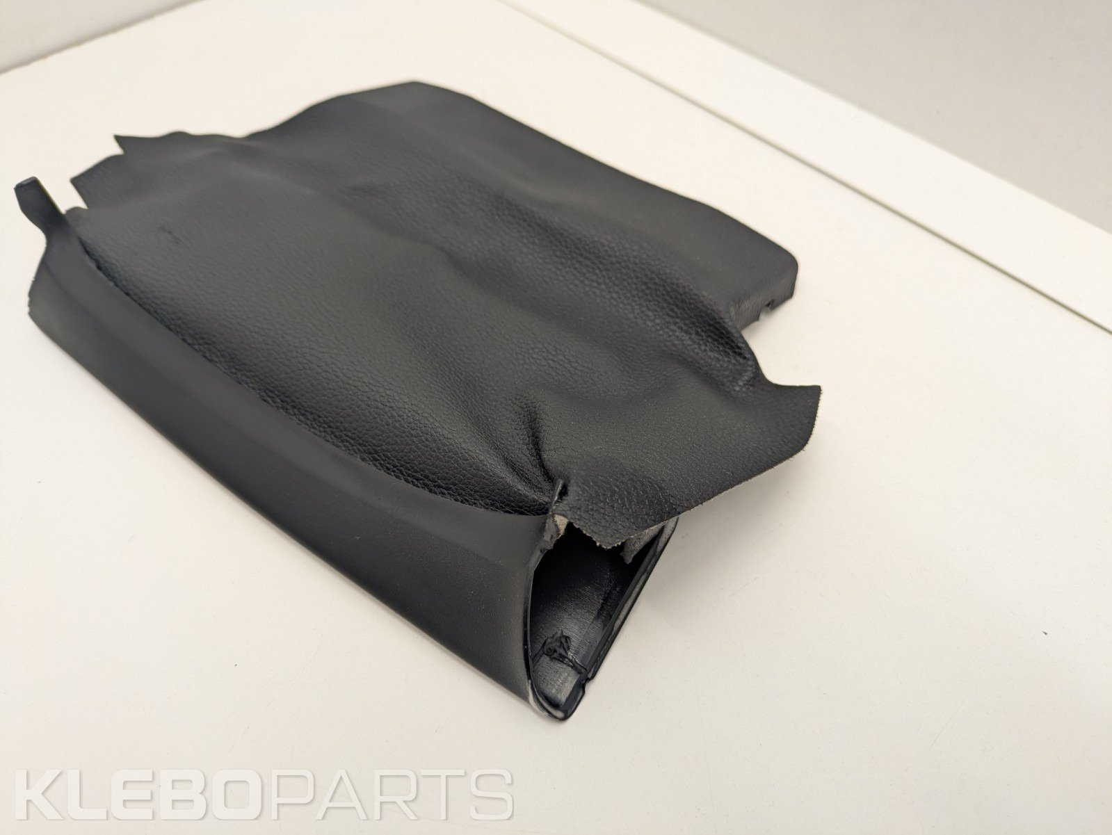BMW 1 Series E81 E87 Steering Column Trim Panel Upper 5145912173101 2 BMW 1 Series E81 E87 Steering Column Trim Panel Upper 5145912173101 - Image 2