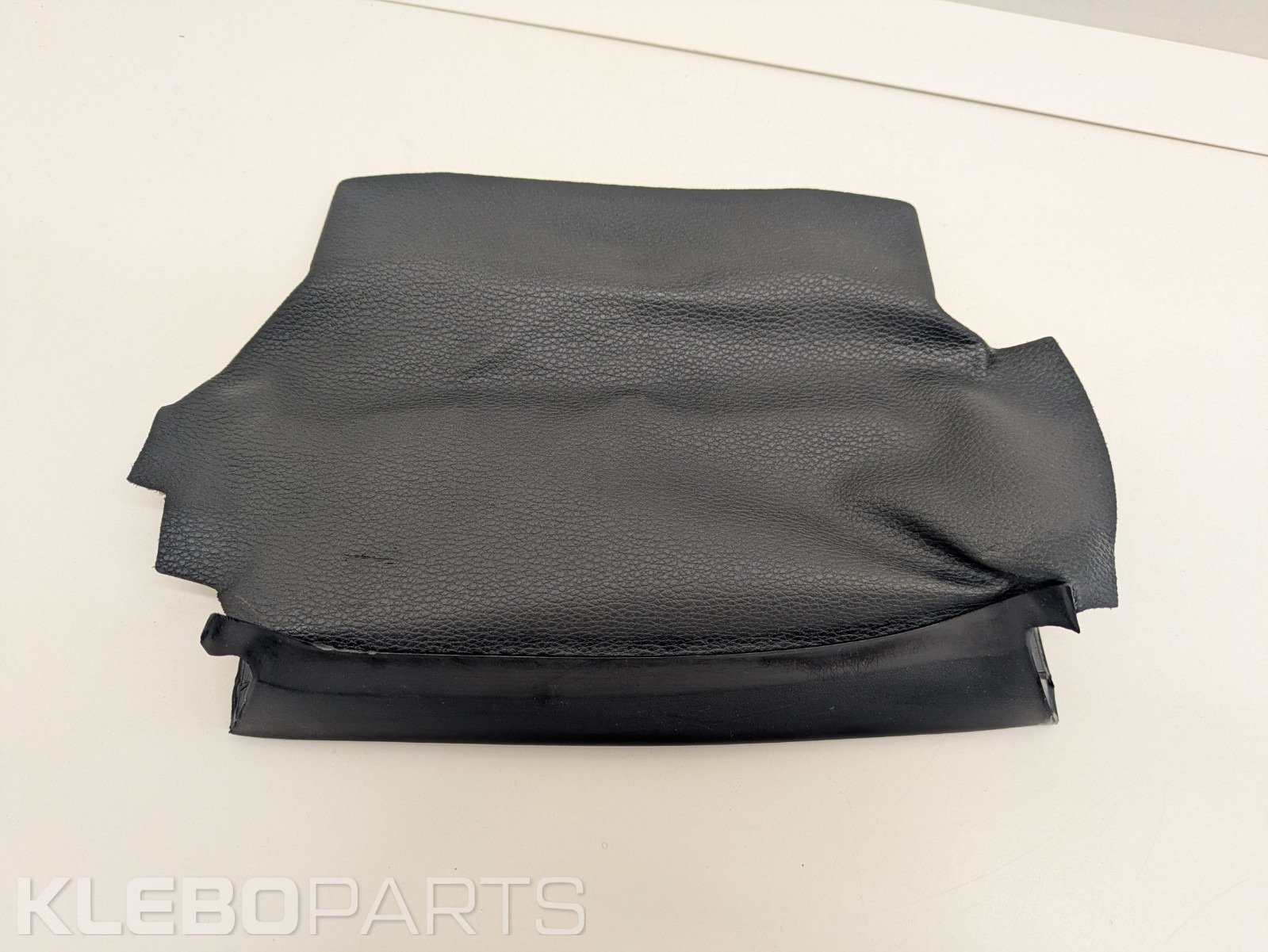 BMW 1 Series E81 E87 Steering Column Trim Panel Upper 5145912173101 1 BMW 1 Series E81 E87 Steering Column Trim Panel Upper 5145912173101