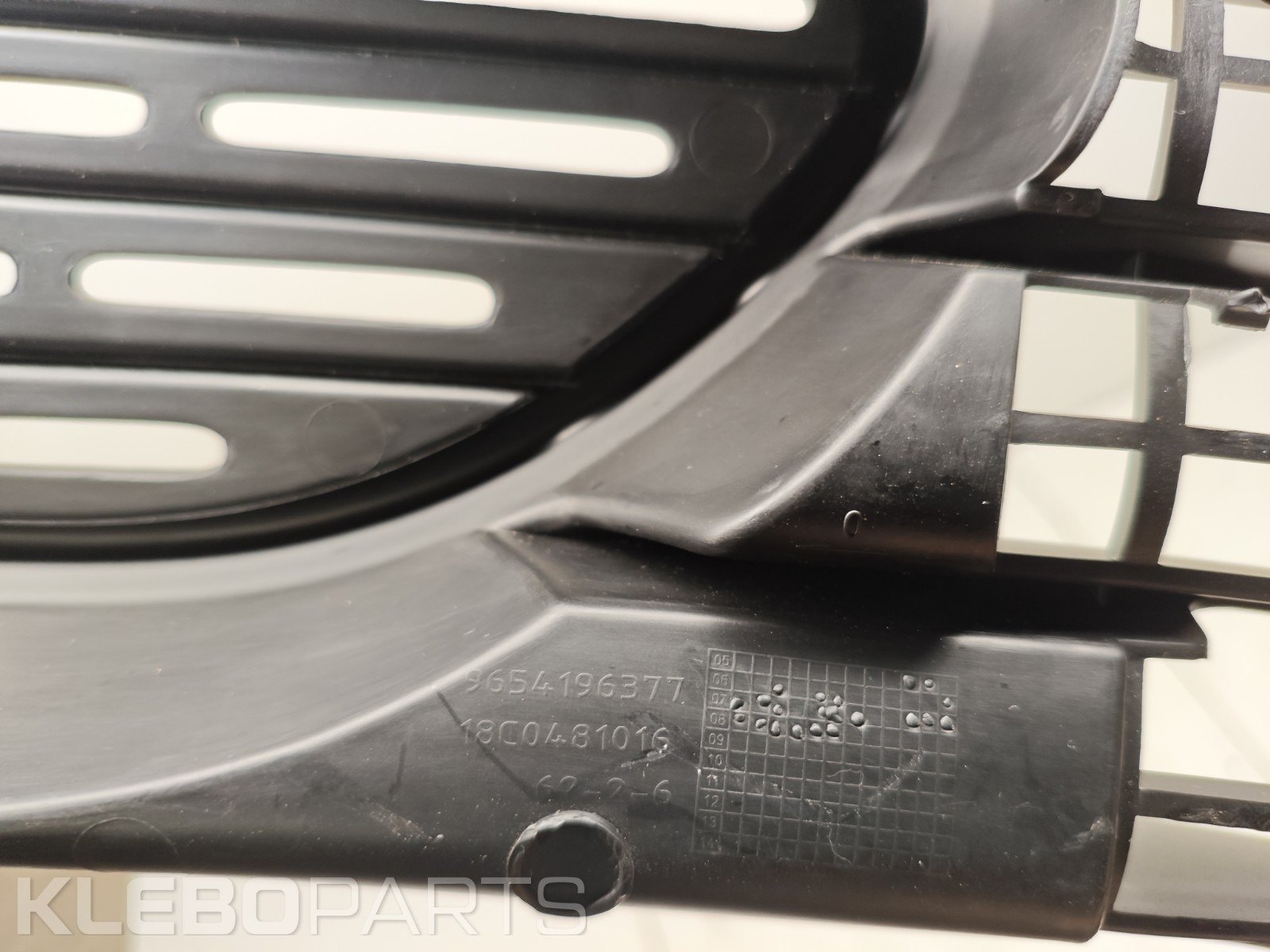 Citroen C4 Grand Picasso 2007–2013 naujos priekinio buferio centrinės grotelės 7414RV 13 Citroen C4 Grand Picasso 2007–2013 naujos priekinio buferio centrinės grotelės 7414RV - Image 13
