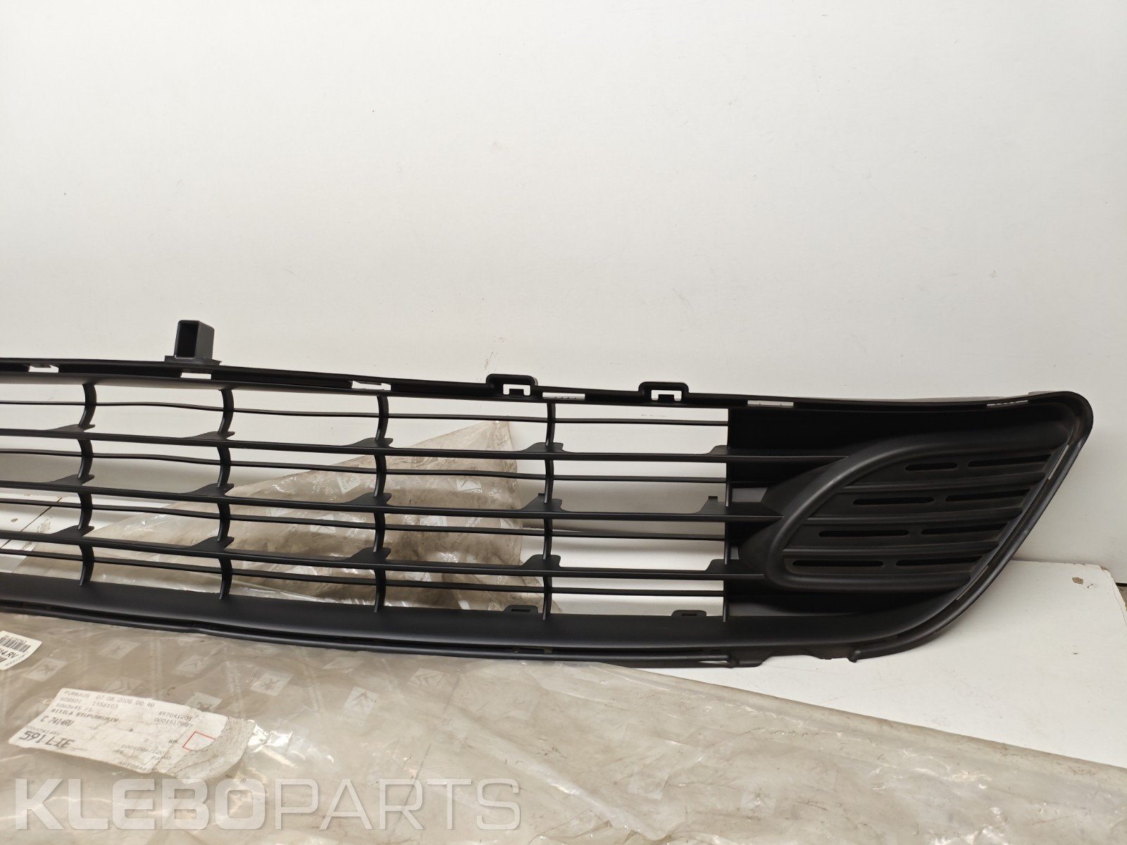 Citroen C4 Grand Picasso 2007–2013 naujos priekinio buferio centrinės grotelės 7414RV 4 Citroen C4 Grand Picasso 2007–2013 naujos priekinio buferio centrinės grotelės 7414RV - Image 4