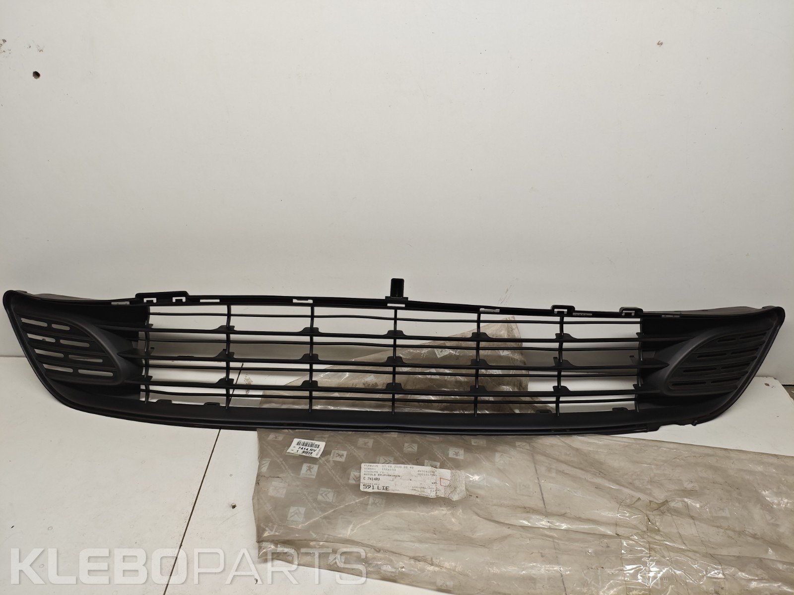 Citroen C4 Grand Picasso 2007–2013 naujos priekinio buferio centrinės grotelės 7414RV 1 Citroen C4 Grand Picasso 2007–2013 naujos priekinio buferio centrinės grotelės 7414RV