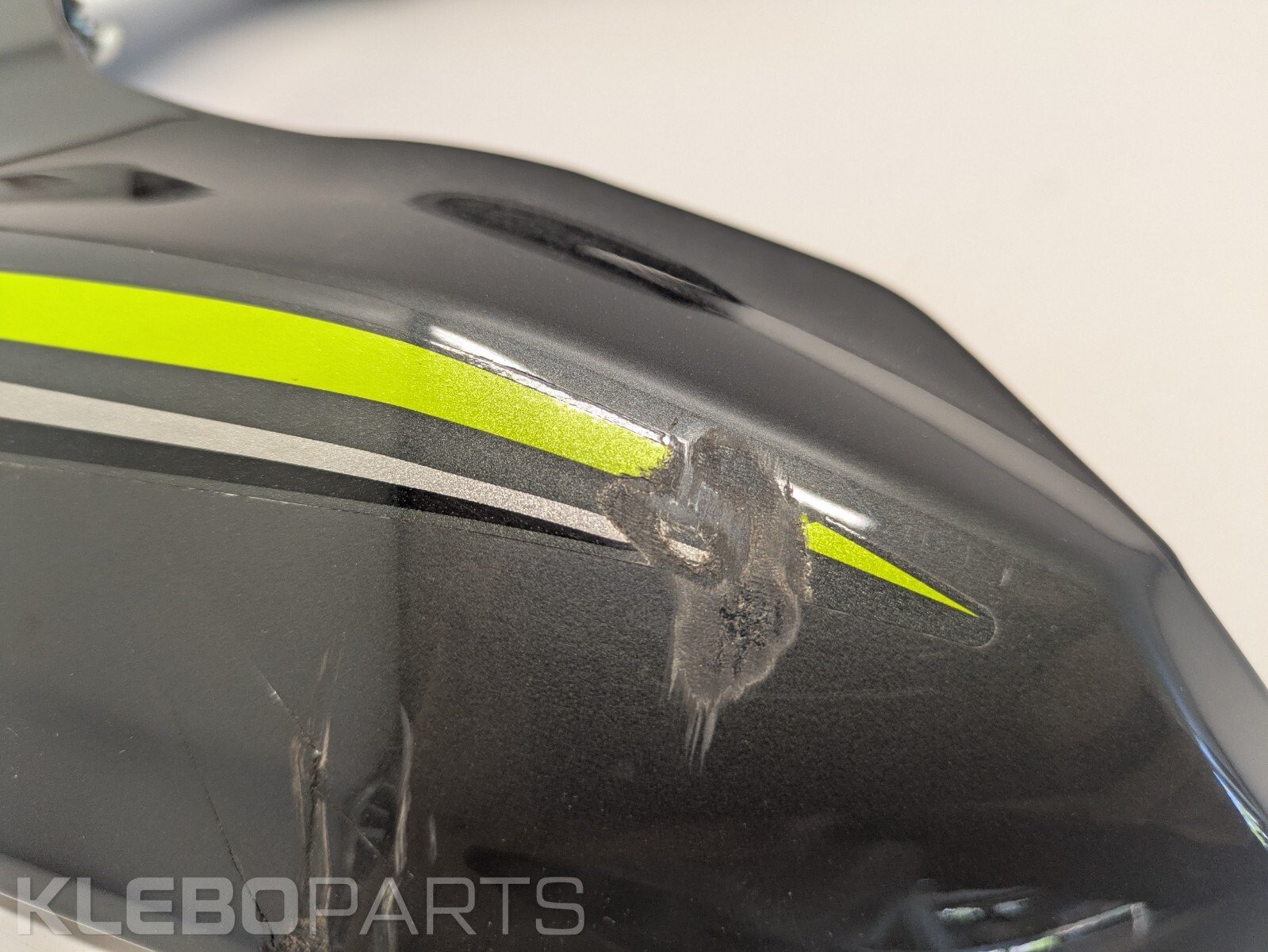 Kawasaki Z900 2017–2019 pilkas viršutinis žibinto kaušelio gaubtas 55028-0604 6 Kawasaki Z900 2017–2019 pilkas viršutinis žibinto kaušelio gaubtas 55028-0604 - Image 6