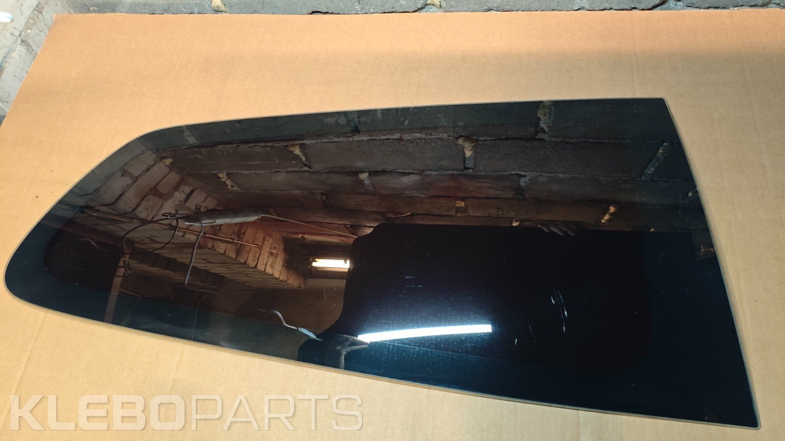 Honda Civic VII 2002–2005 EP2 EP3 galinis dešinys tamsintas šoninis stiklas OEM 1 Honda Civic VII 2002–2005 EP2 EP3 galinis dešinys tamsintas šoninis stiklas OEM