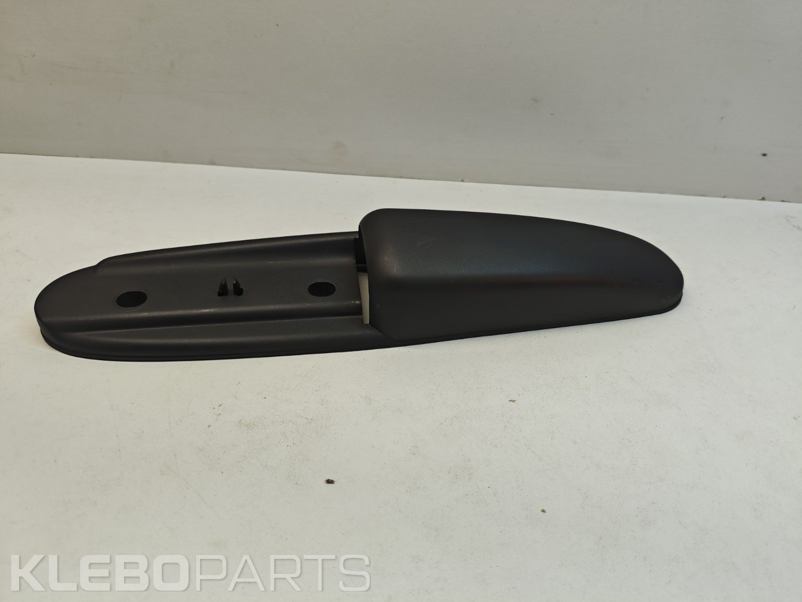 Kia Carnival Sedona 1999–2005 stogo bagažinės galinė dešinė bazė 0K55350617A 8 Kia Carnival Sedona 1999–2005 stogo bagažinės galinė dešinė bazė 0K55350617A - Image 8