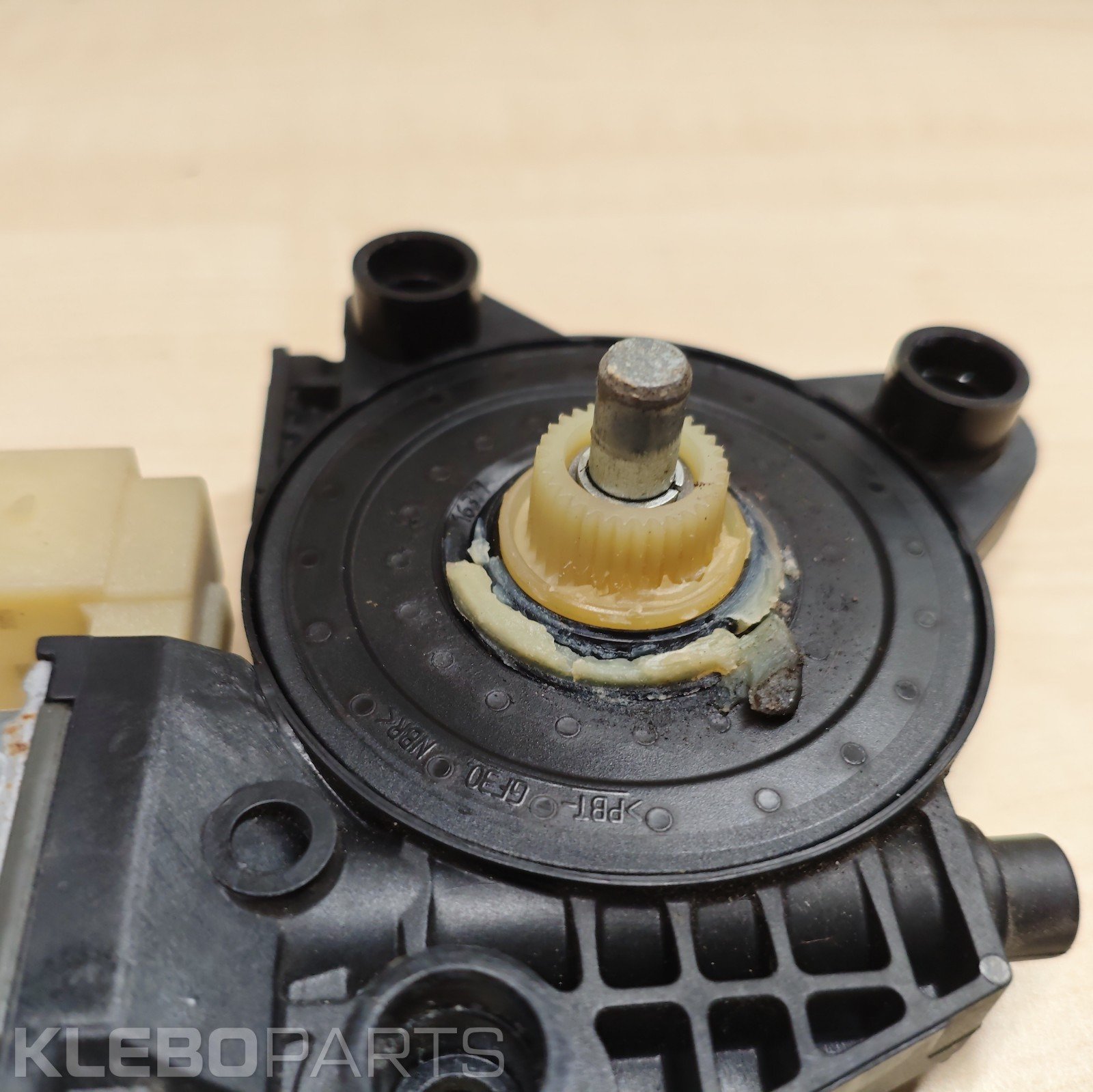 Mercedes Benz C Class W203 Rear Left Door Window Regulator Motor A2038202942 4 Mercedes Benz C Class W203 Rear Left Door Window Regulator Motor A2038202942 - Image 4