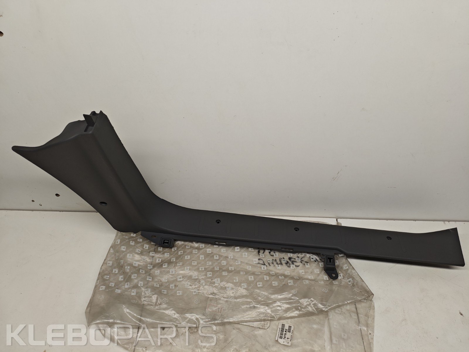 Peugeot Expert Jumpy Scudo 2007–2016 nauja dešinė slenksčio vidaus apdaila 7578R2 3 Peugeot Expert Jumpy Scudo 2007–2016 nauja dešinė slenksčio vidaus apdaila 7578R2 - Image 3