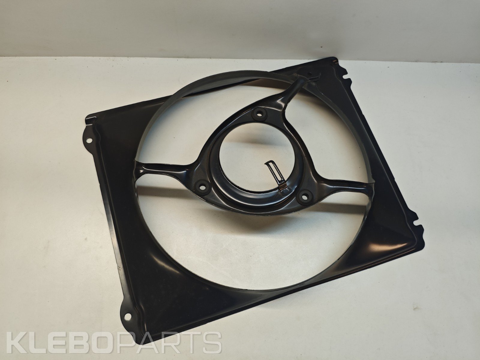 Subaru Legacy 1989–1995 A/C ventiliatoriaus gaubtas 73043AA000 1 Subaru Legacy 1989–1995 A/C ventiliatoriaus gaubtas 73043AA000